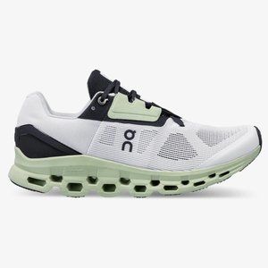 On Running Cloudstratus Size 8 Shoes